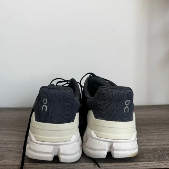 On Running Men's Cloudflyer Size 14 Black White Wide - 51.99067 - Picture 6 of 11